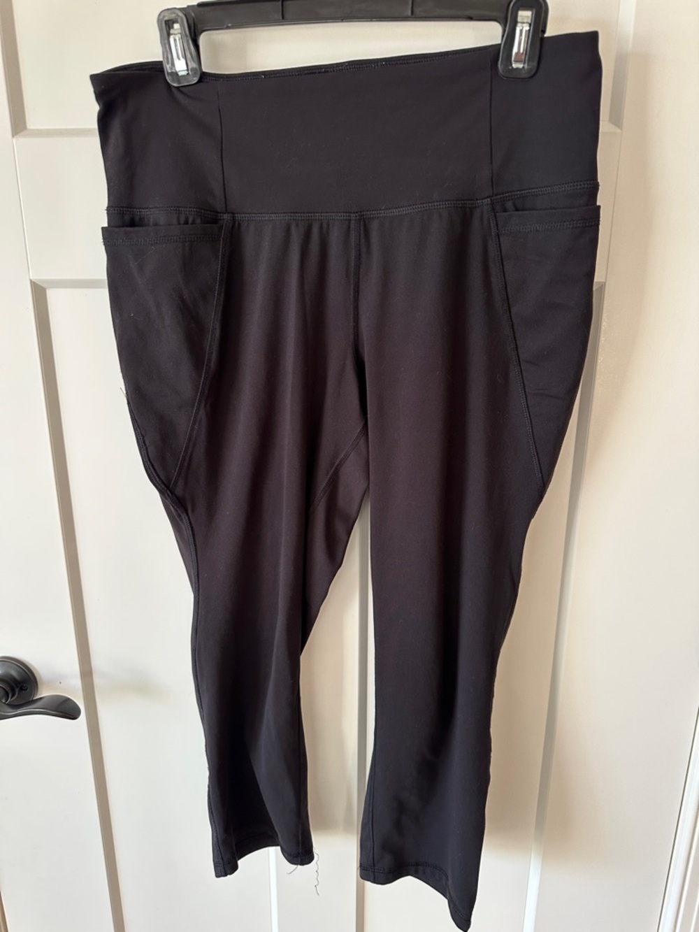 Livi Active Black High-Waist Pocket Leggings